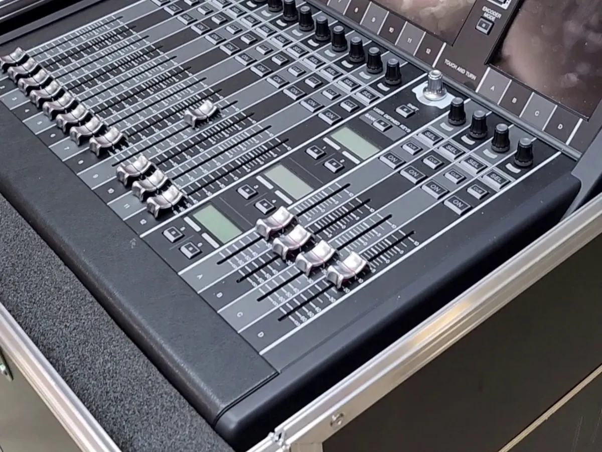 Réalisation Rack console son Yamaha