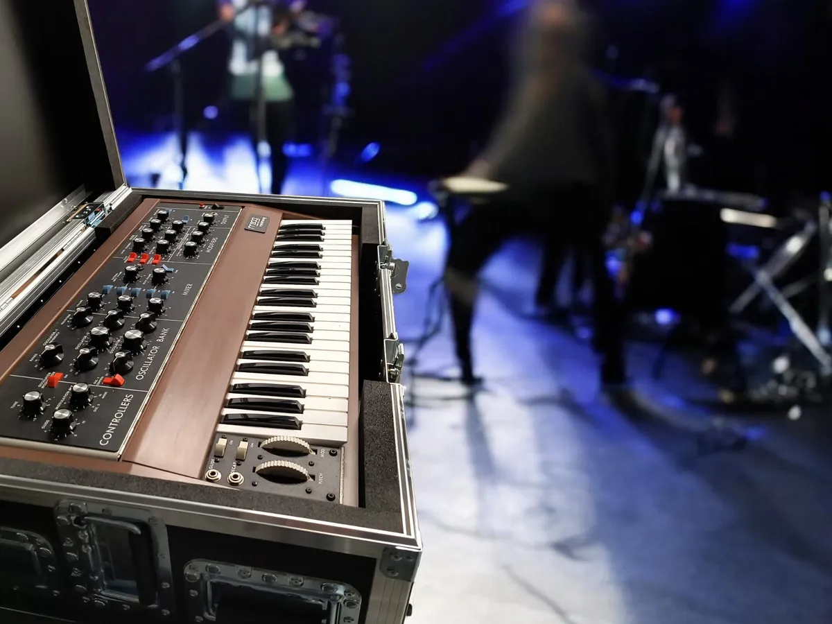 Réalisation Trolley pour clavier Moog
